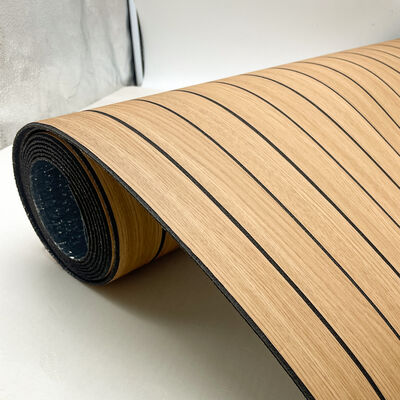 Pannelli a griglia flessibili autoadesivi con venature del legno per la decorazione di piccoli luoghi pubblici