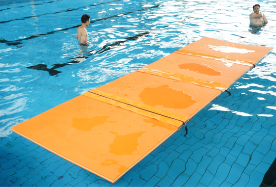 Cella chiusa 9x6 Spliced Mat piscina galleggiante schiuma Multilayer XPE Pad per la spiaggia